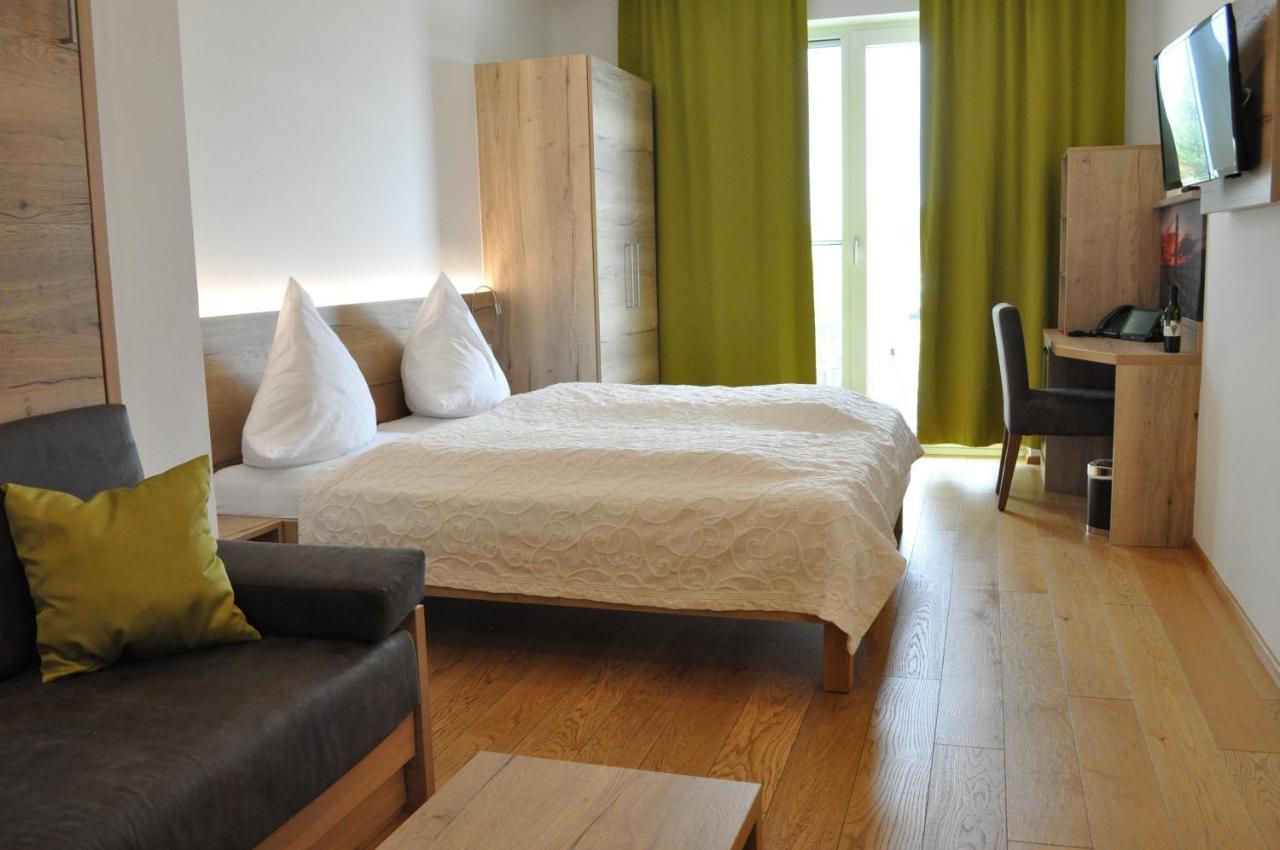 Seehotel Herlinde Подерсдорф-ам-Зе Экстерьер фото