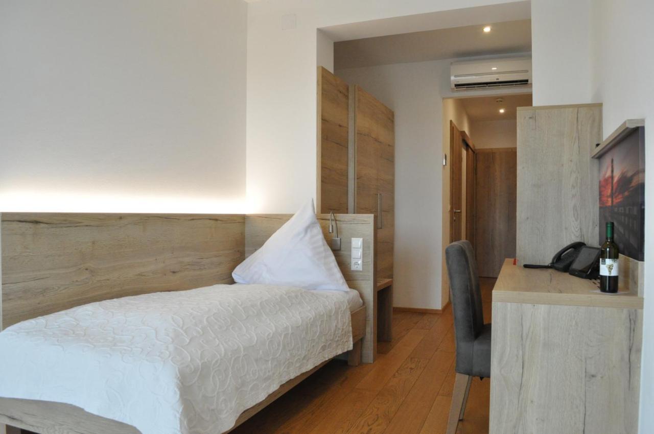 Seehotel Herlinde Подерсдорф-ам-Зе Экстерьер фото